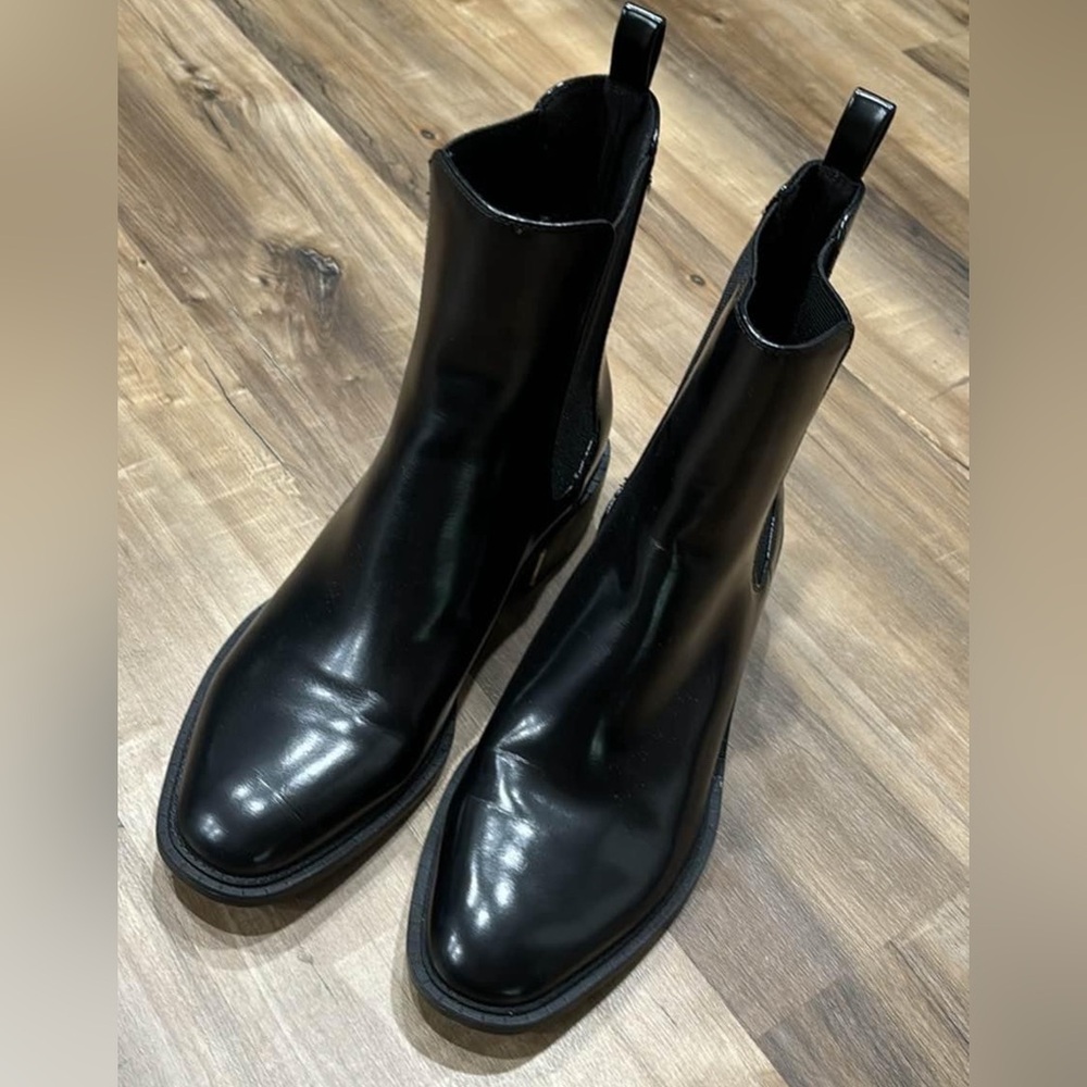 Zara - METAL TRIM BLOCK HEEL ANKLE BOOTS - Size 8